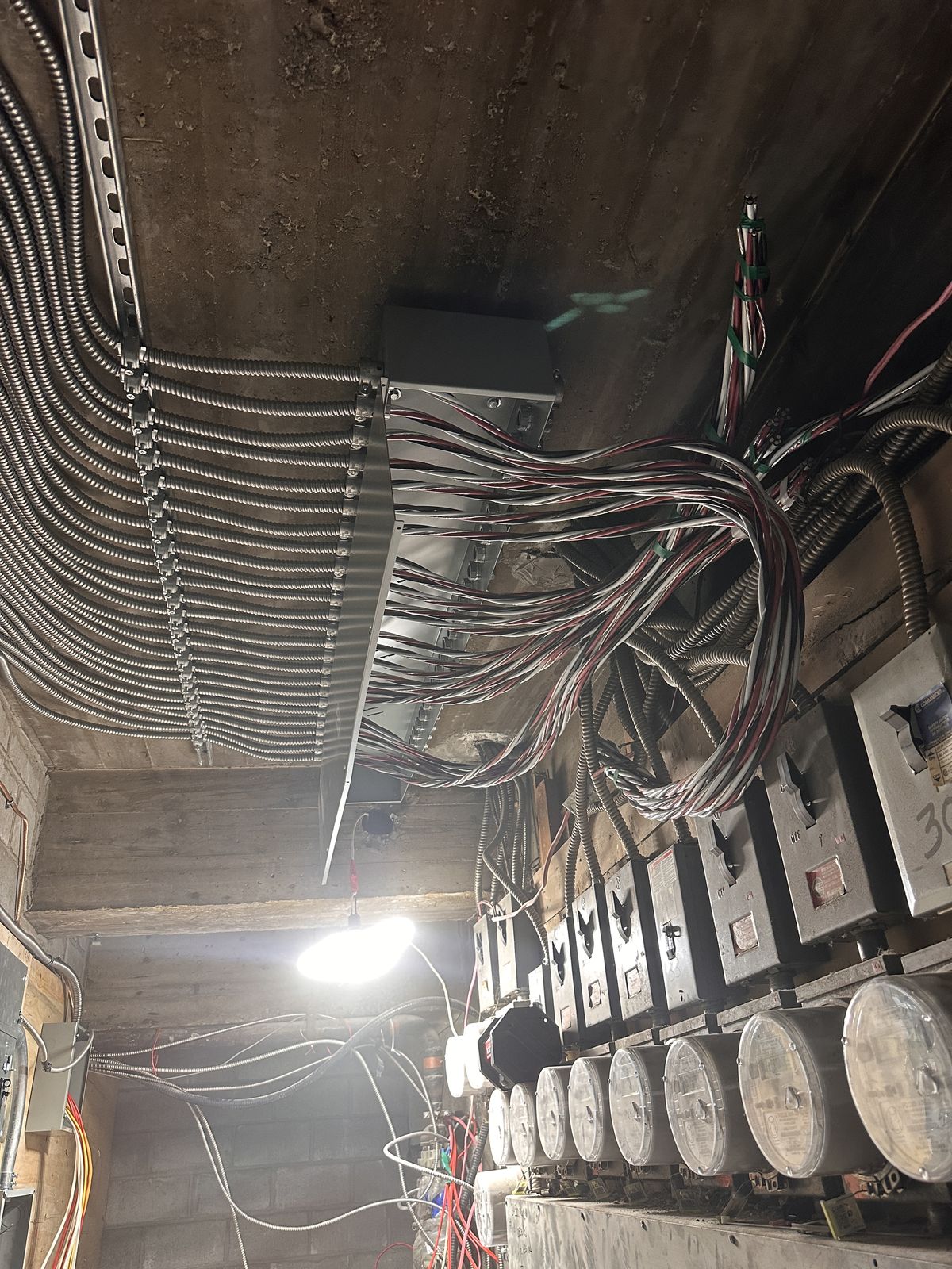 Conduits et filage en cours de travaux